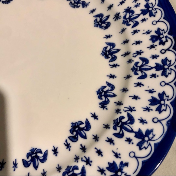 Classic Blue and White Patterned Dinner Plate - Picture 2 of 4